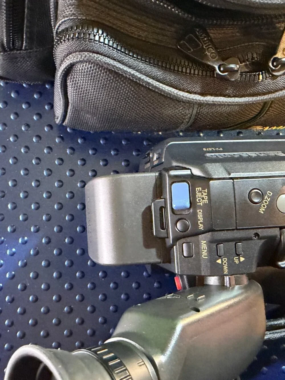 Panasonic PV-L579 Palmcorder VHS-C Camcorder with Ambico Bag